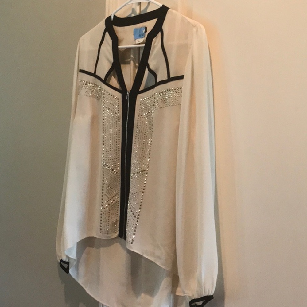 Venus Back cutout blouse with zipper front